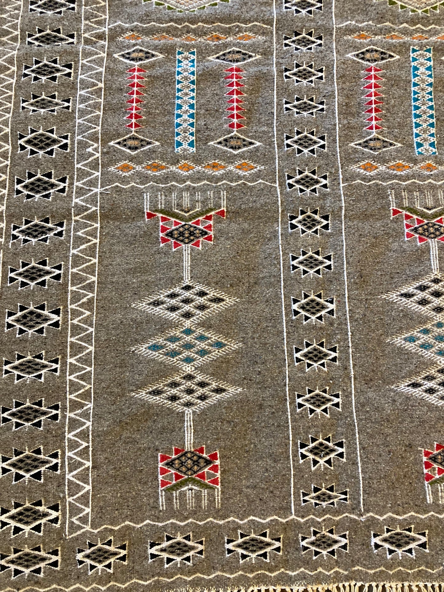 Toujani Rug 8/2024 - New - 88" x 43"
